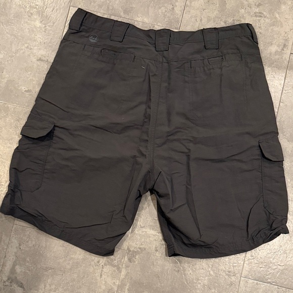 Wrangler Men's Dark Cargo Shorts - Picture 5 of 9